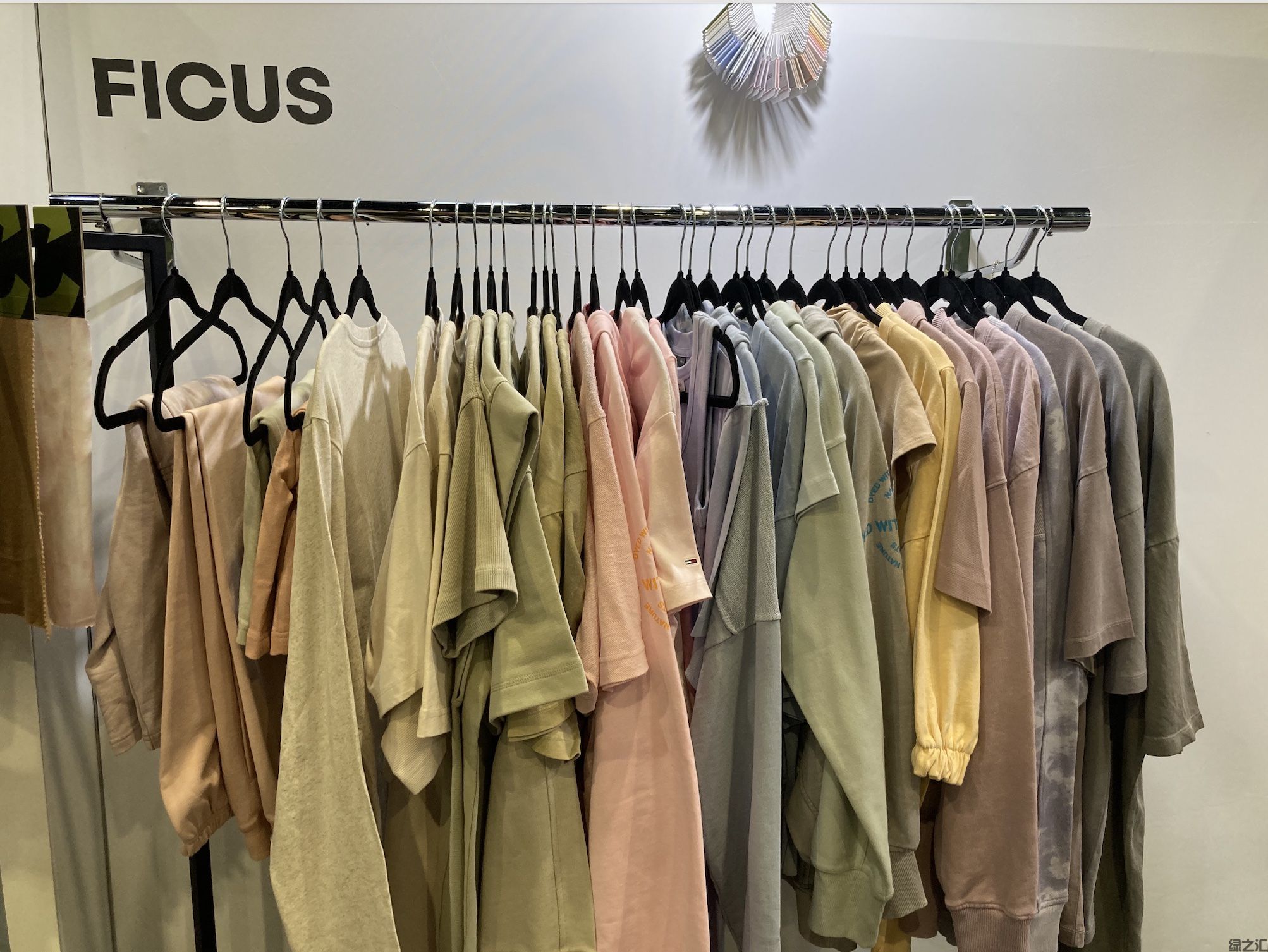 Ficus Innovations dyed garments at Future Fabrics Expo © Anne Prahl Ficus Innovations dyed garments at Future Fabrics Expo © Anne Prahl