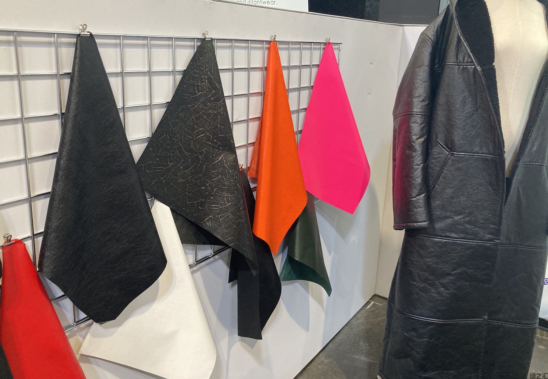 EPHEA by SQUIM at Future Fabrics Expo © Anne Prahl EPHEA by SQIM at Future Fabrics Expo © Anne Prahl